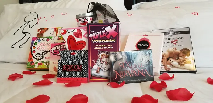 Dildos Kissy Games The Big Box Of Naughty